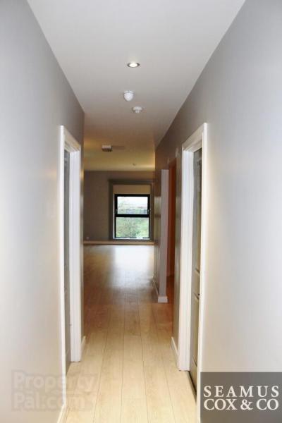 4 Queen Elizabeth Road 4