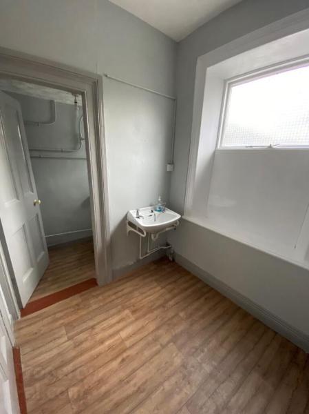 3b Ebrington Terrace